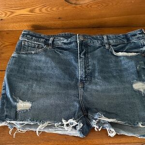 Old Navy Blue Distressed Jean shorts! Size 18